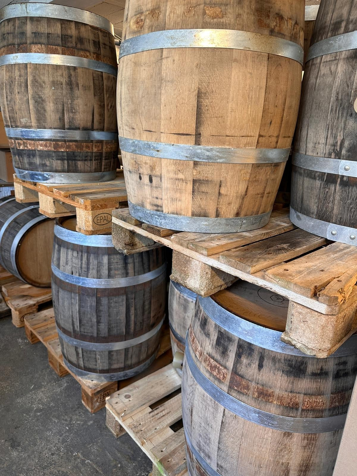 
                  
                    Leeres vorbelegtes Holzfass 100 Liter oder 220 Liter  (Selbstabholung / Versand auf Anfrage)
                  
                