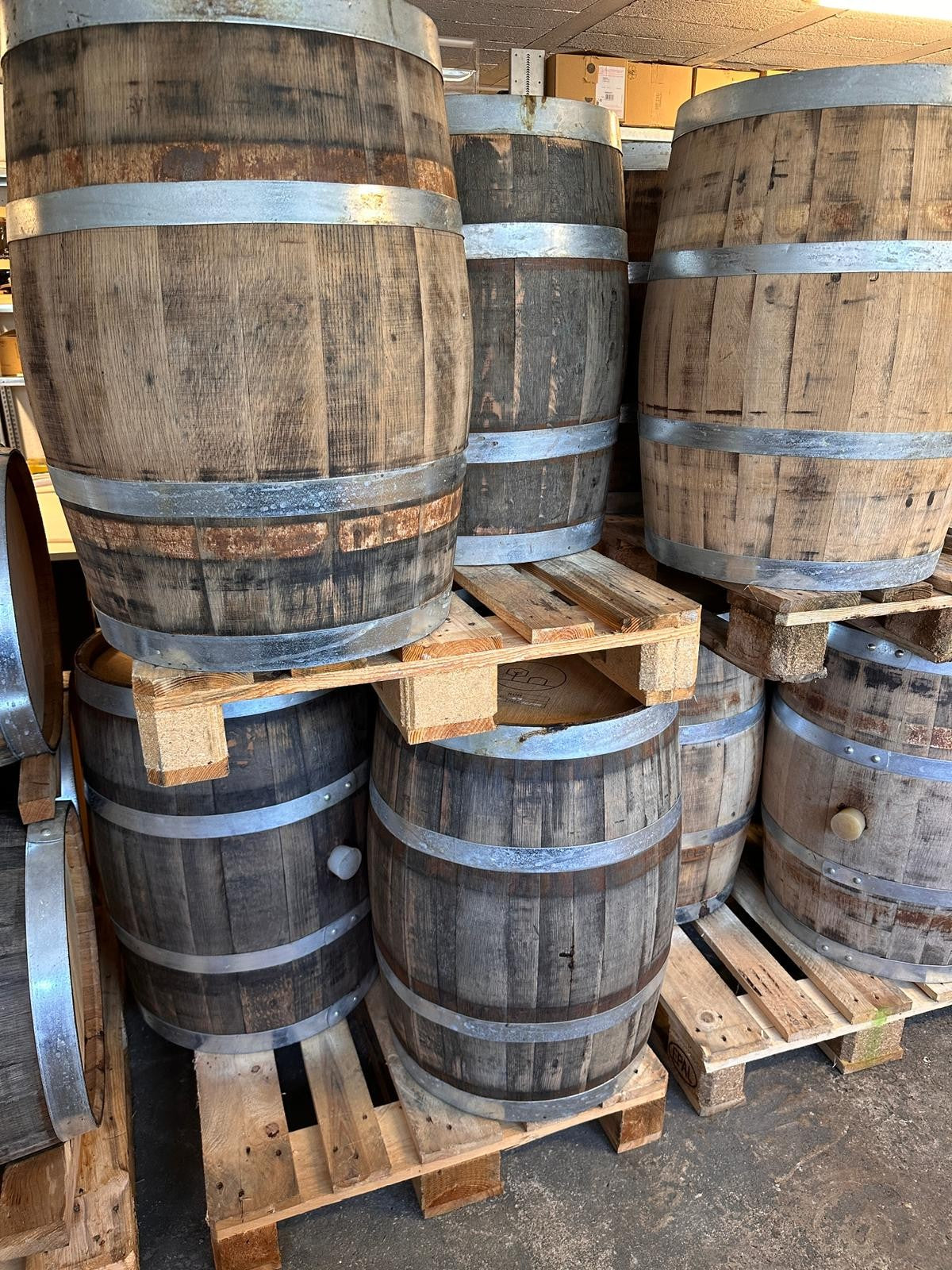 
                  
                    Leeres vorbelegtes Holzfass 100 Liter oder 220 Liter  (Selbstabholung / Versand auf Anfrage)
                  
                